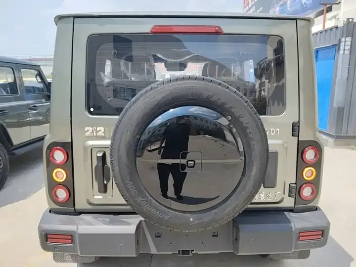 212 T01 2024 Model 2.0T Explorer 4