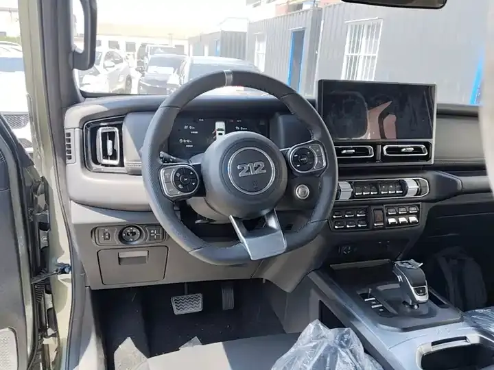 212 T01 2024 Model 2.0T Explorer 7