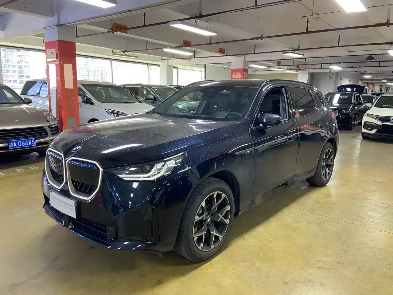 BMW 2026 X3 xDrive25L 2.0T M sports obsidian night suit automatic gear - View 1