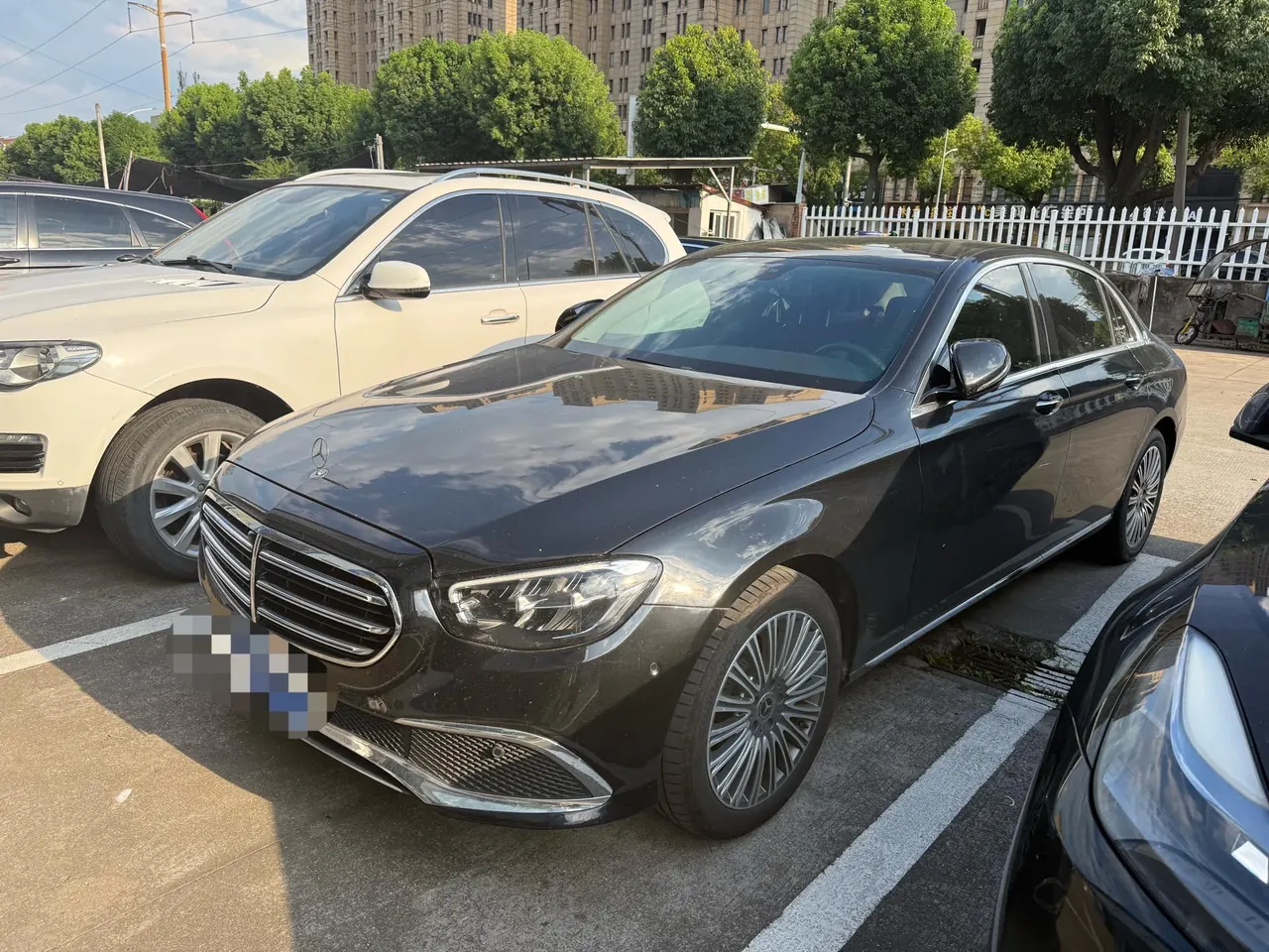 Mercedes Benz E Class 2023 E 300 L 2.0T Luxury Automatic Gear - View 1