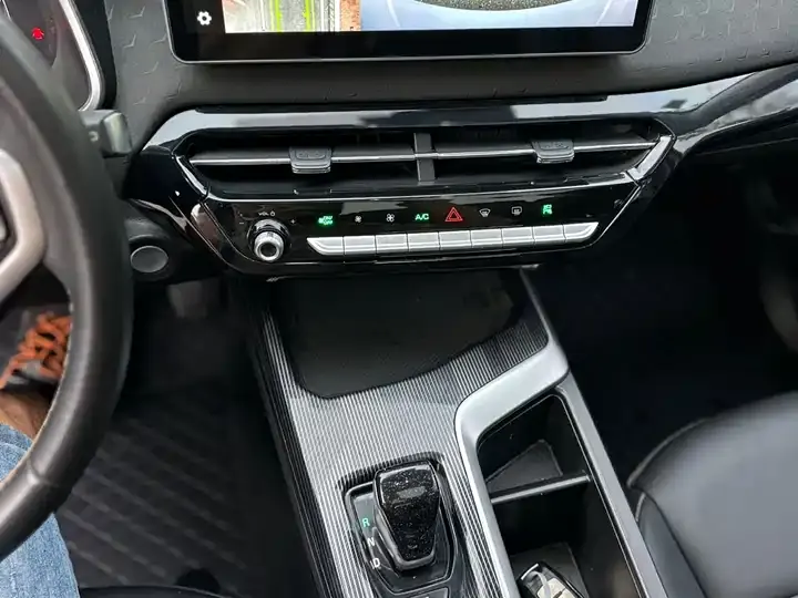 Haval Red Rabbit 2022 Jin Xiang Edition 1.5T Copper Rabbit 12