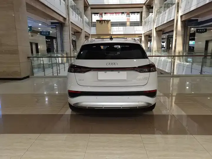 Audi Q4 e-tron 2023 40 e-tron Creation Edition 2