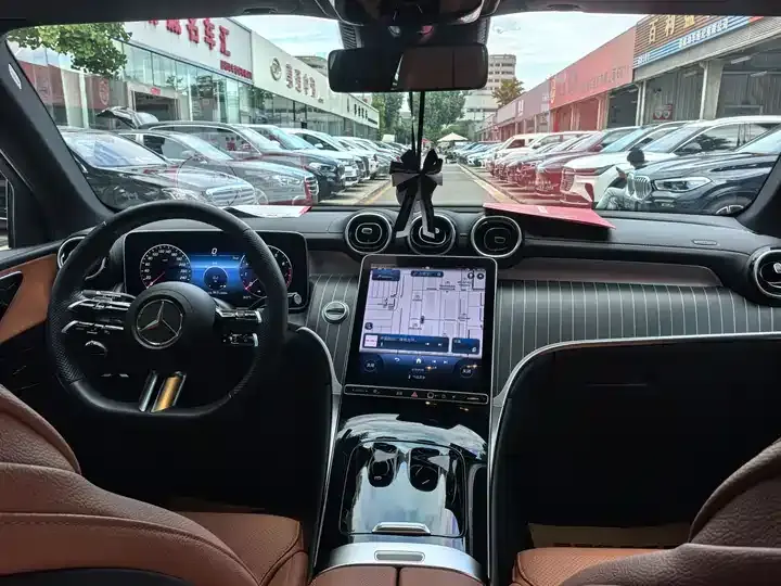 Mercedes Benz GLC 2023 GLC 300 L 4MATIC Dynamic 5-seat 10