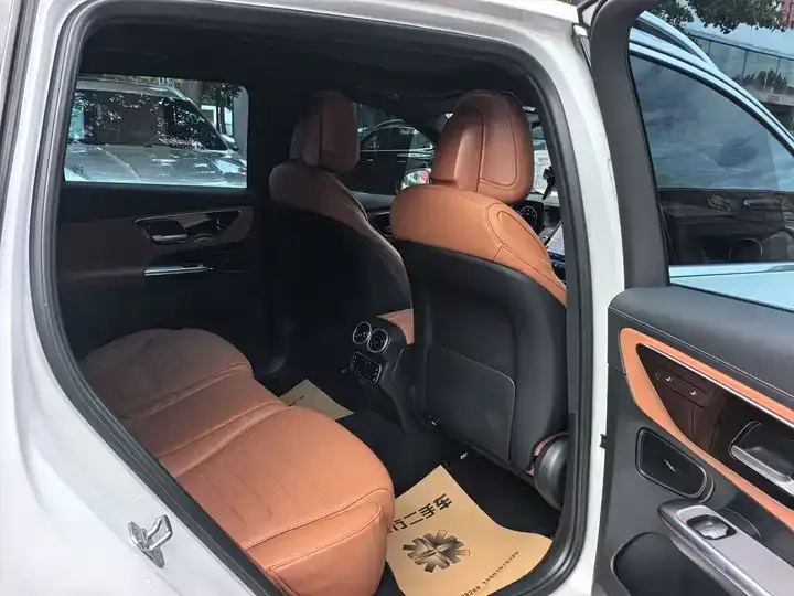 Mercedes Benz GLC 2023 GLC 300 L 4MATIC Dynamic 5-seat 9