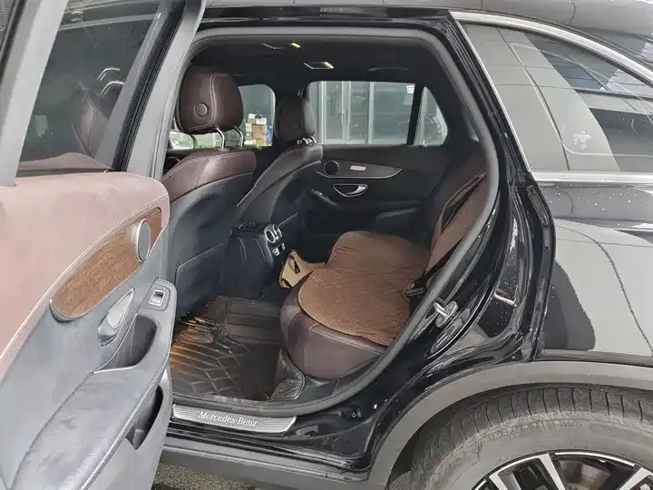 Mercedes Benz GLC 2021 GLC 260 L 4MATIC Luxury 12