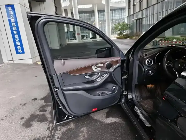 Mercedes Benz GLC 2021 GLC 260 L 4MATIC Luxury 9