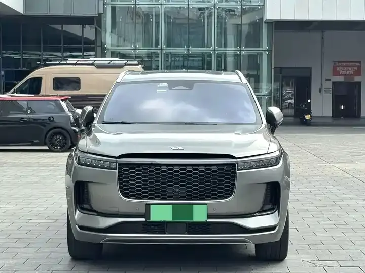 Li ONE 2021 extended 6-seat version 2
