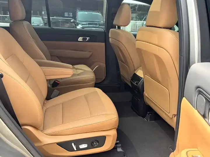 Li ONE 2021 extended 6-seat version 5