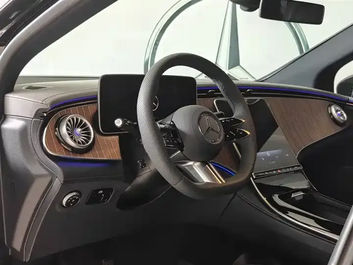Mercedes Benz EQE SUV 2024 500 4MATIC Deluxe Edition 10