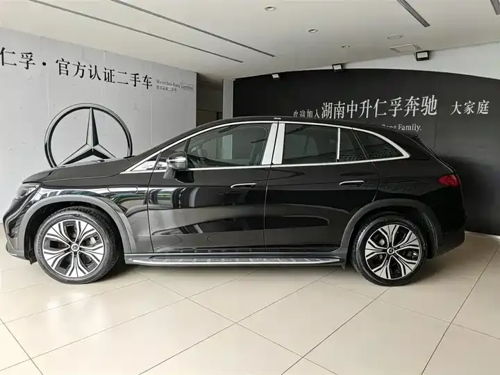 Mercedes Benz EQE SUV 2024 500 4MATIC Deluxe Edition 3