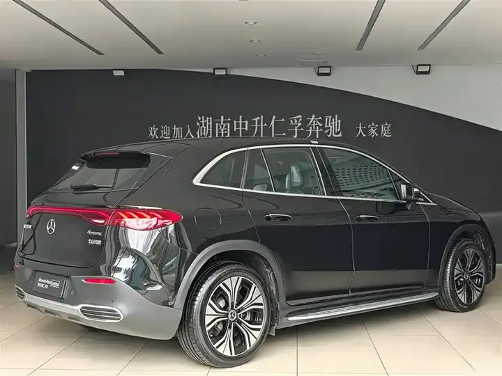 Mercedes Benz EQE SUV 2024 500 4MATIC Deluxe Edition 4