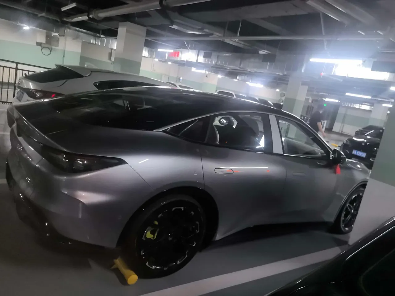 ARCFOX 2026 α S 5 650 yuan Four-wheel Drive Edition 390kW Automatic Gear 4