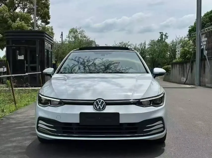 Volkswagen 2021 Golf 8 PRO 1.4TSI 280TSI First Edition Automatic 2