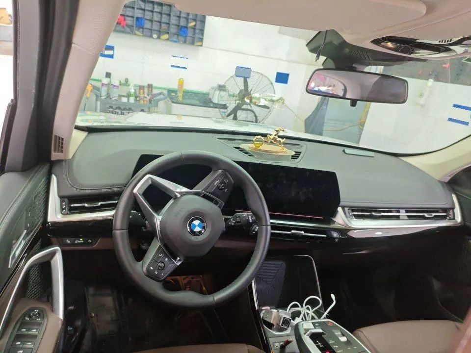 BMW 2023 X1 sDrive20Li 1.5T X Design Package Automatic Transmission 5