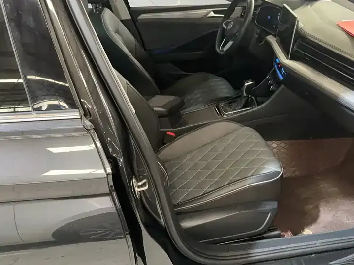 Sagittarius 2023 300TSI DSG Exceed Edition 3