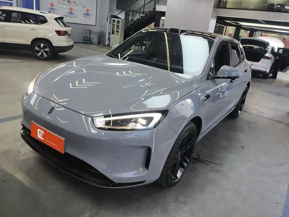 Open image lightbox: AITO 2025 AITO M5 extended range Ultra 4-wheel drive version automatic gear
