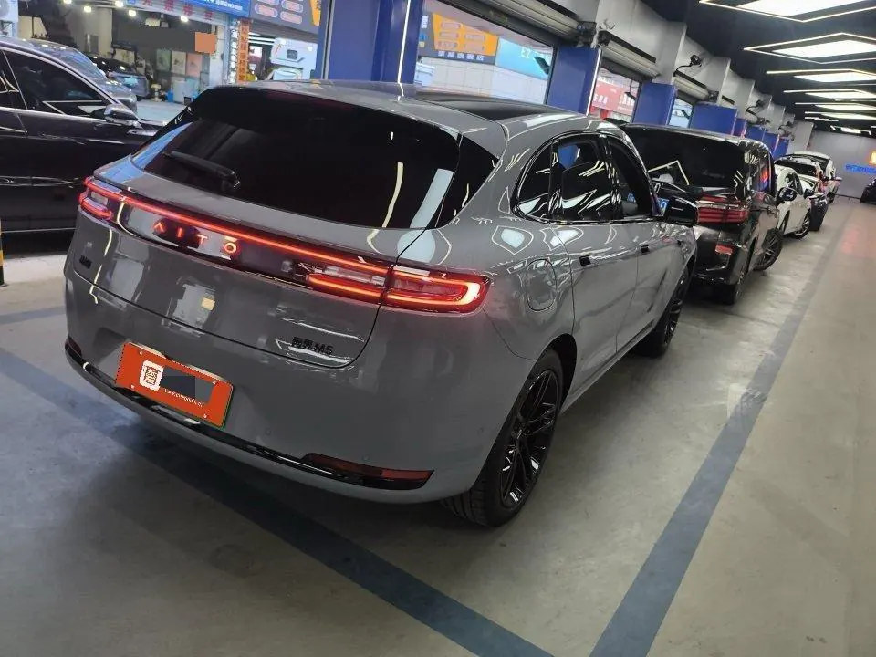 AITO 2025 AITO M5 extended range Ultra 4-wheel drive version automatic gear 3