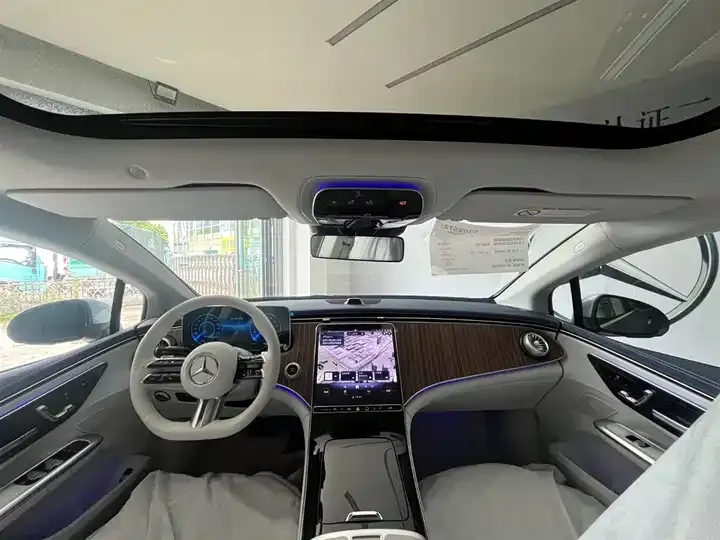 Mercedes Benz EQE 2025 500 4MATIC Pioneer Edition 10