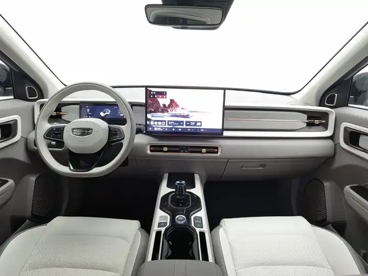 Geely ICON 2026 Chocolate 1.5TD Alcohol Edition 5