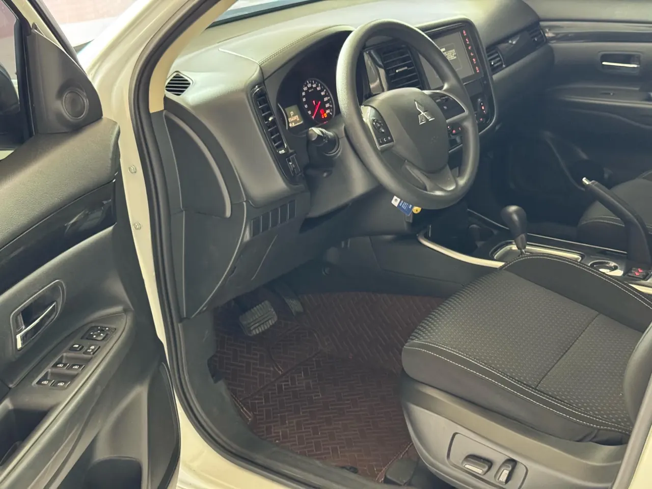 Mitsubishi 2021 Outlander 2.0 Stepless Two-Drive Smooth Edition 5-seat (Changed) Automatic Gear 5
