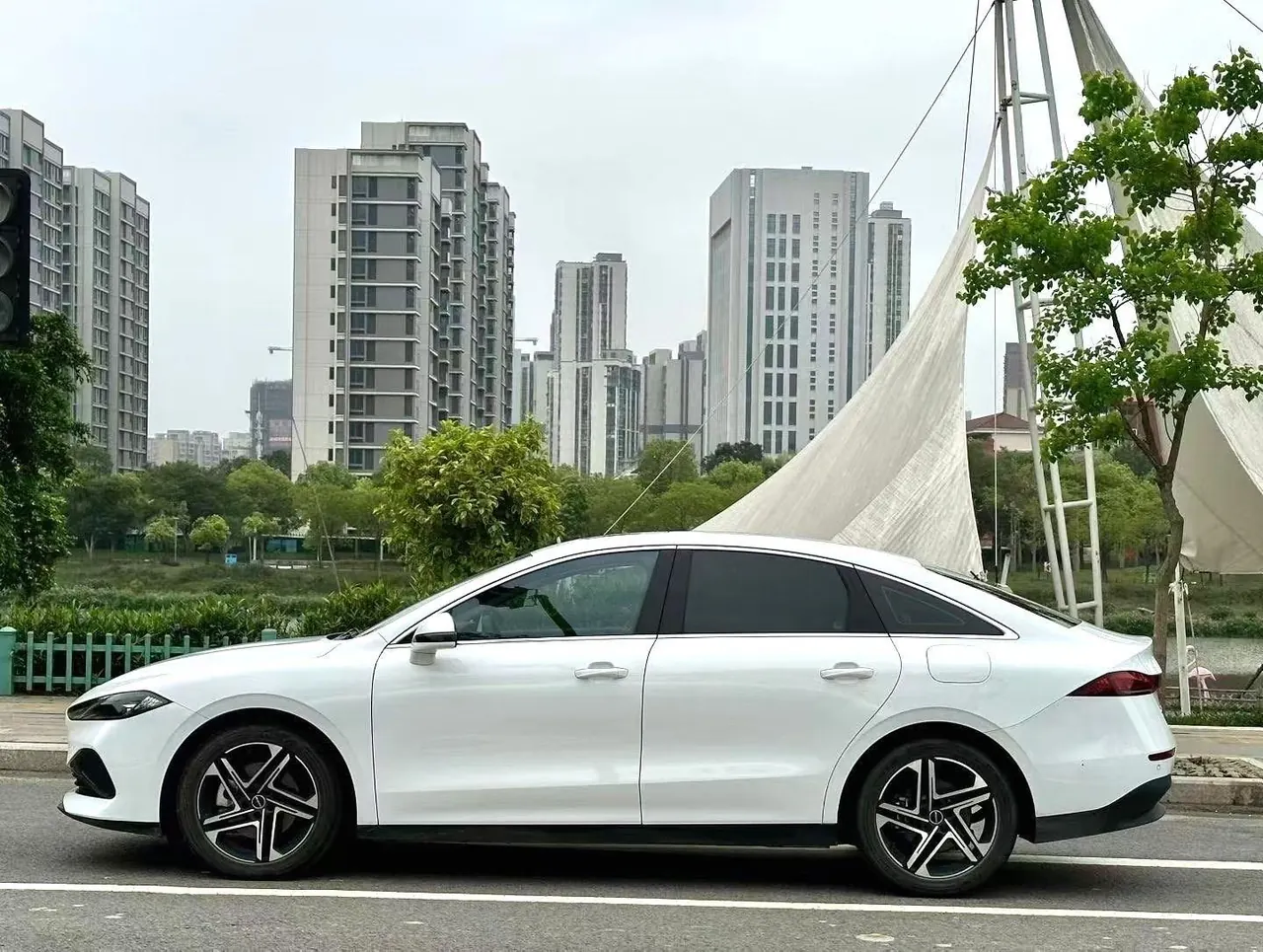 Roewe 2023 D7 DMH 1.5 125km Exceed Edition Automatic Gear 4