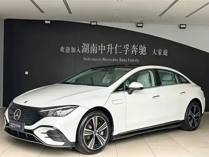 Открыть галерею: Mercedes Benz EQE 2025 500 4MATIC Deluxe Edition
