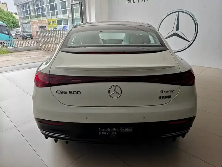 Mercedes Benz EQE 2025 500 4MATIC Deluxe Edition 6