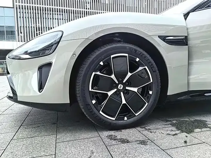 MI SU7 2024 Rear Drive Standard Founding Edition 4