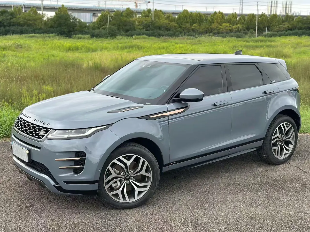 Land Rover 2021 evoque 48V 2.0T 249PS R-DYNAMIC s obsidian black sports version automatic gear - View 1