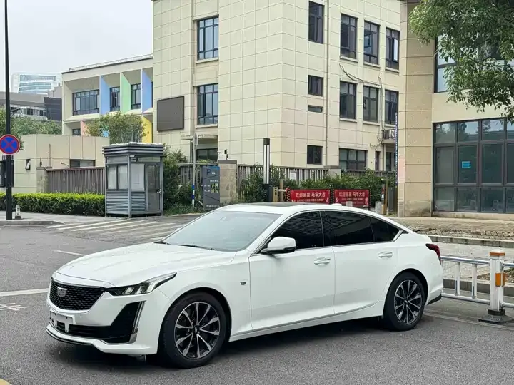 Cadillac CT5 2022 28T Honorable Model - View 1