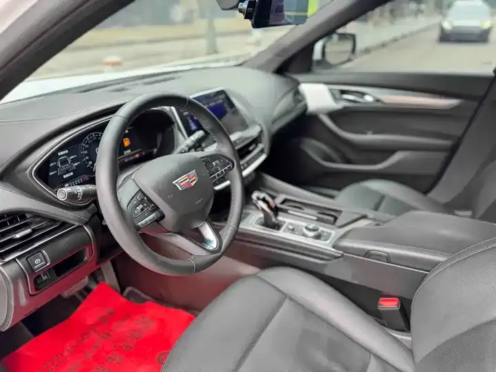 Cadillac CT5 2022 28T Honorable Model 7