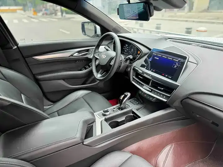 Cadillac CT5 2022 28T Honorable Model 9