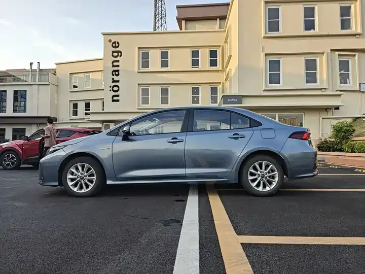 Corolla 2021 Double Engine 1.8L E-CVT Elite Edition 4