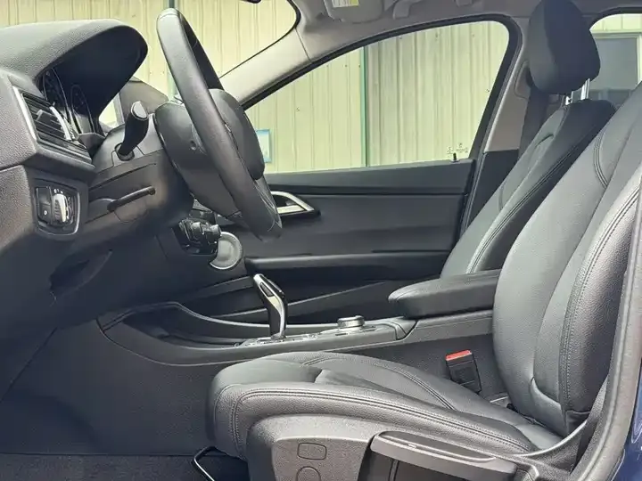 BMW 1 Series 2022 120i M Sports Edition 4