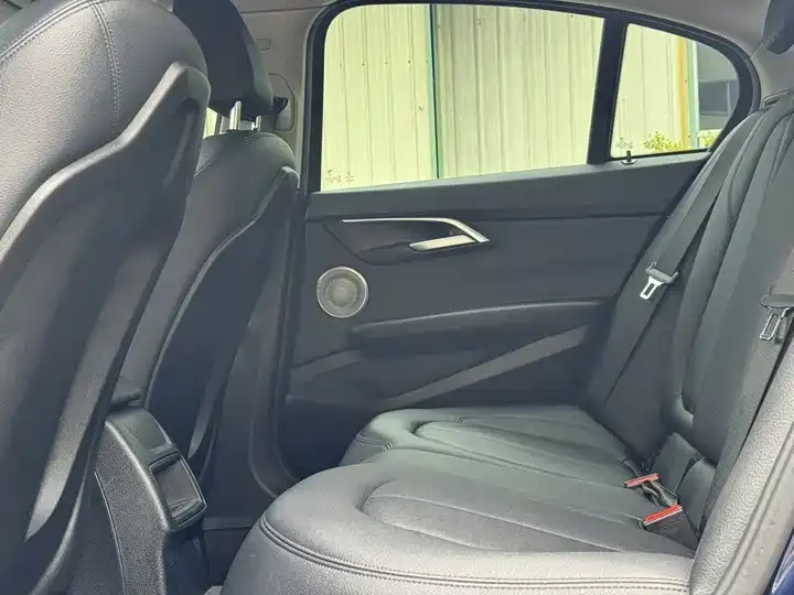 BMW 1 Series 2022 120i M Sports Edition 6