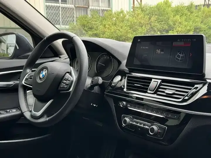 BMW 1 Series 2022 120i M Sports Edition 7