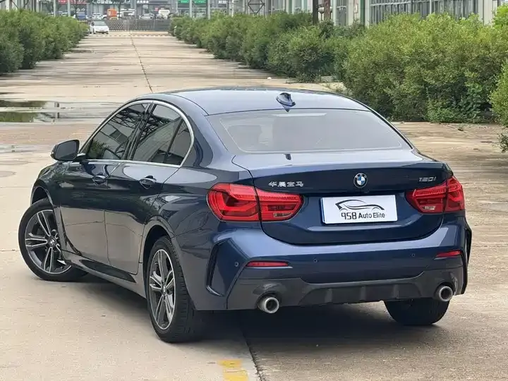BMW 1 Series 2022 120i M Sports Edition 8