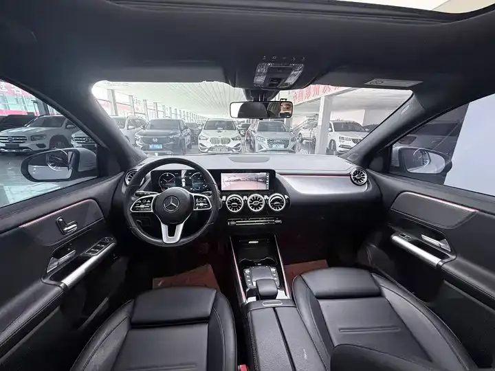 Mercedes Benz GLA 2020 GLA 180 8