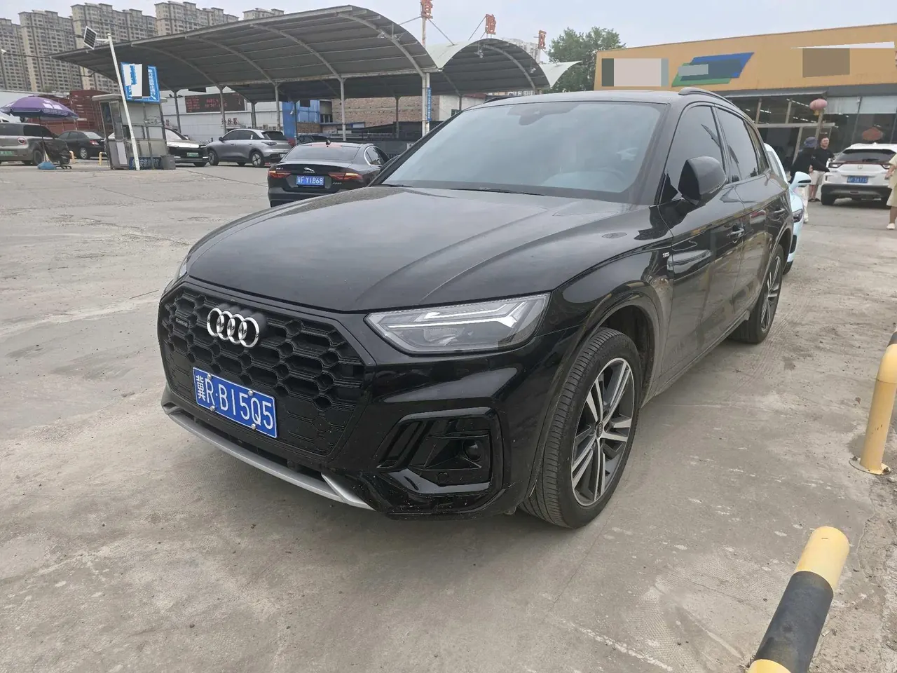 Открыть галерею: Audi 2023 Q5L 2.0TFSI 40TFSI luxury dynamic automatic