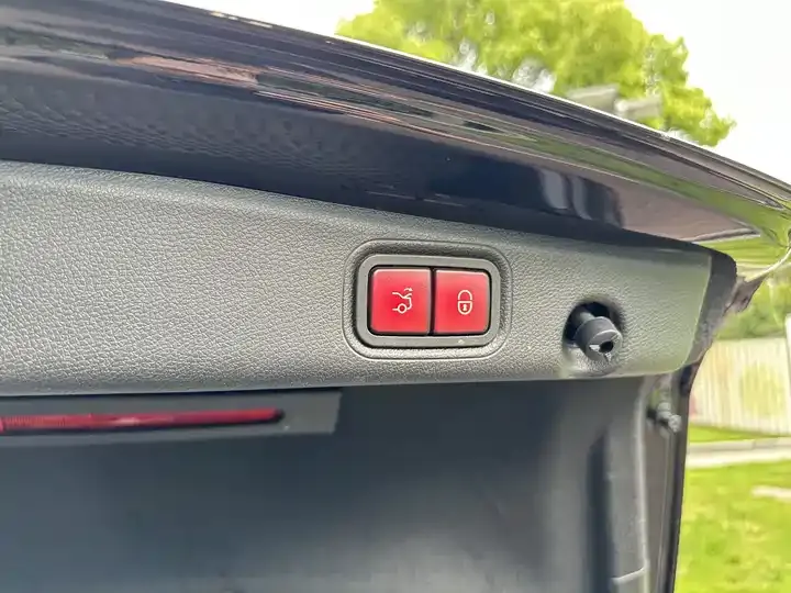 Mercedes Benz E Class 2021 E 300 L Luxury Model 11