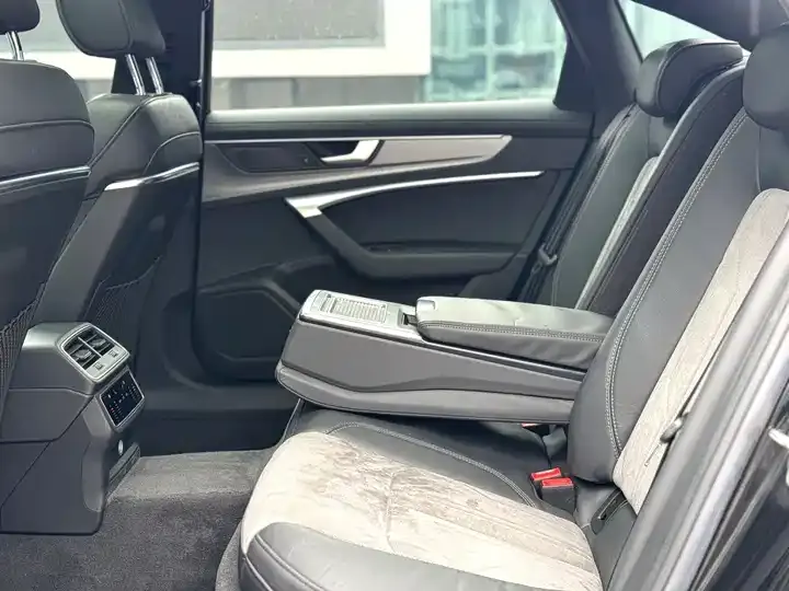Audi A6L 2021 45 TFSI Selected Dynamic Type 6