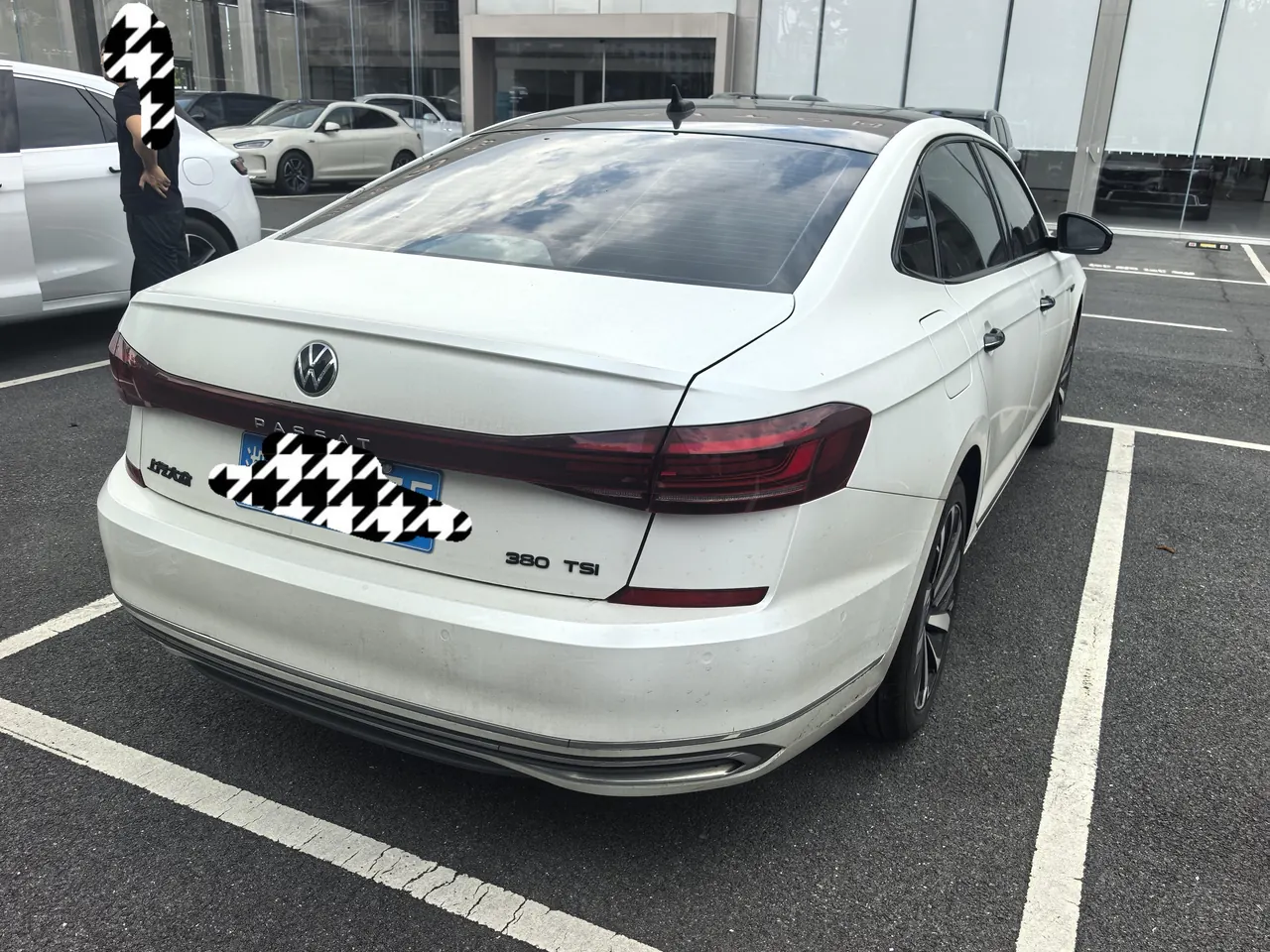 Volkswagen 2021 Passat 2.0TSI 330TSI Premium Edition Automatic Gear 9
