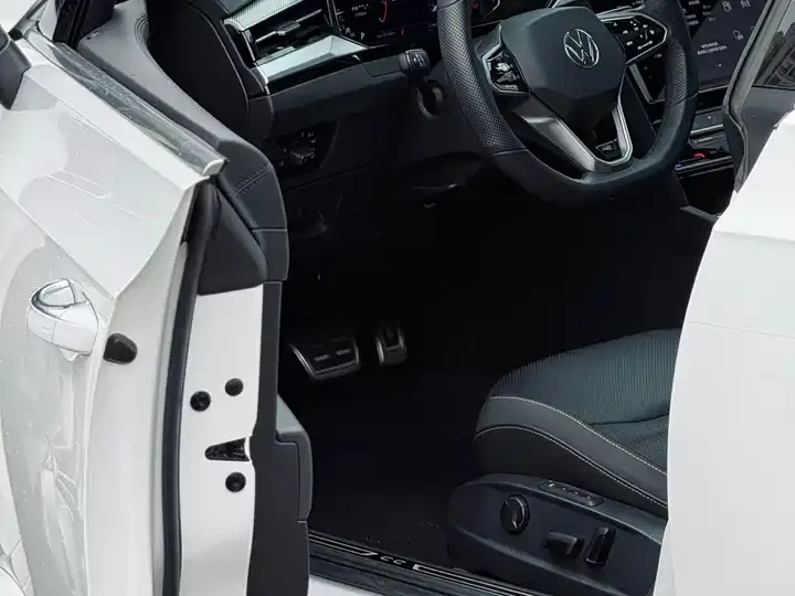 FAW-Volkswagen CC 2024 380TSI eye-catching edition 11