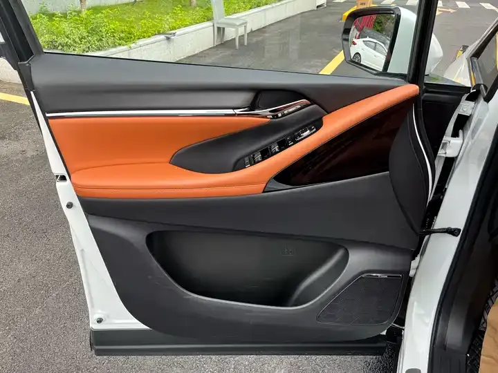 Trumpchi M8 2025 Model, Gan Kun Series Ultra First-Class Cabin 8