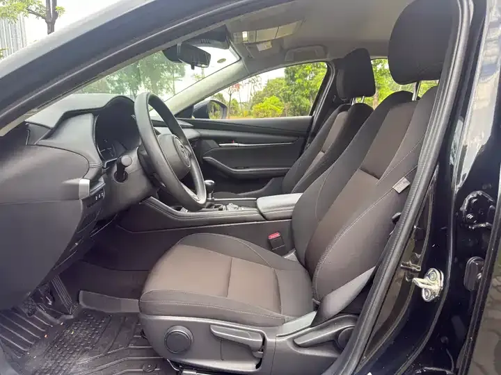 Mazda 3 Oncorsela 2023 1.5L Manual US Edition 4