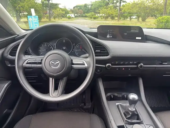 Mazda 3 Oncorsela 2023 1.5L Manual US Edition 7