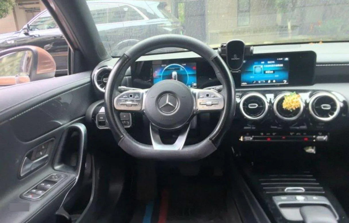 Mercedes Benz Class A 2020 A 180 L 1.3T Sports Automatic 3