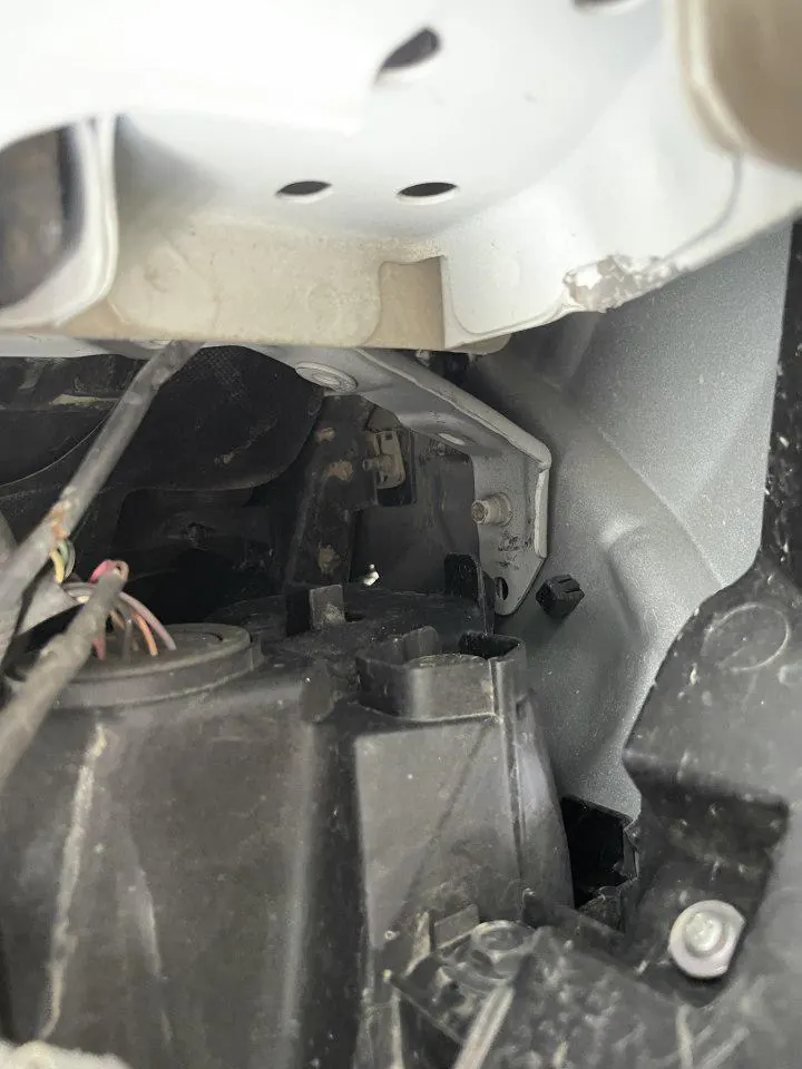 Nissan 2023 Qijun e-POWER 1.5 Super Mixed Dual Motor Four-wheel Drive Deluxe Automatic Gear 8