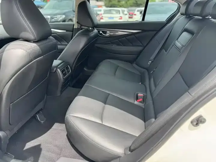 Infiniti Q50L 2022 2.0T Comfort Edition 9