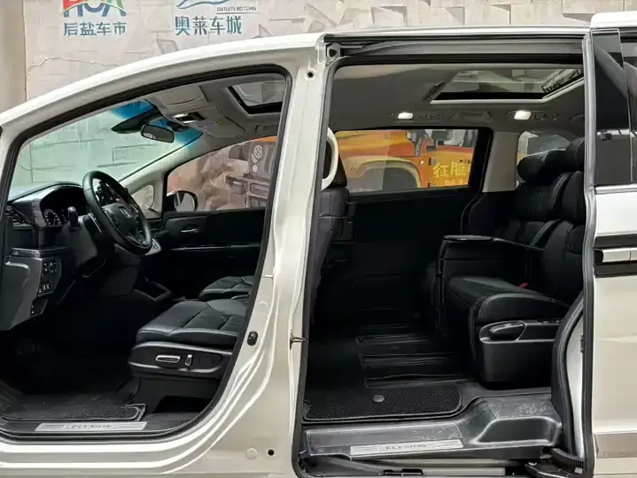 Elyson 2022 2.0L e:HEV Deluxe Edition 7